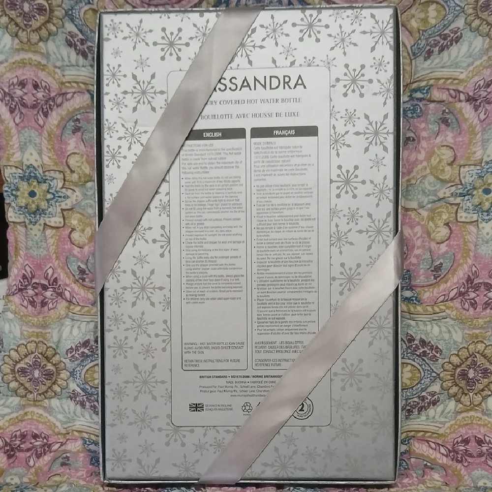 🦋SOOTH YOUR ACHES WITH LUXURY & SOFTNESS🦋 Cassandra Luxury Hot Water Bottle - Picture 3 of 3